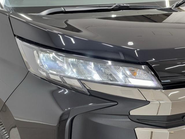 ノア ハイブリッドＳ－Ｇ　両電動ドア　衝突回避ブレーキ　ダブルエアコン　イモビ　クルコン　バックガイドモニター　横滑り防止装置　記録簿　ＬＥＤヘッドライト　ドライブレコーダー　キーレス　スマートキー　３列シート　ＤＶＤ再生（18枚目）