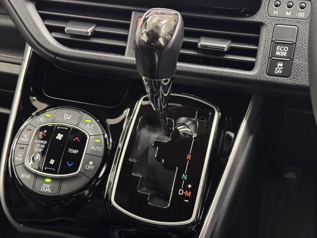 エスクァイア Ｇｉ　両側Ｐドア　１オナ　スマートキーＰスタート　リアカメラ　ＡＵＸ　アイドリングＳＴＯＰ　ＥＴＣ車載器　オートエアコン　イモビライザー　オートクルーズコントロール　キーレス　ナビＴＶ　定期点検記録簿　３列（12枚目）