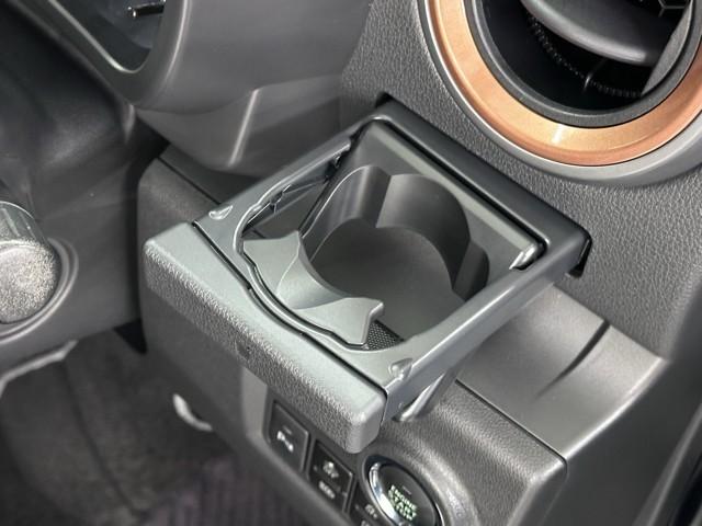 パッソ モーダ　Ｂモニター　横滑り防止装置　スマートキ－　ＥＴＣ車載器　ＬＥＤ　ＡＵＸ　盗難防止　キーフリーシステム　エアバック　Ｗエアバッグ　エアコン　パワーステアリング　ＡＢＳ　メモリナビ　ワンセグＴＶ（15枚目）