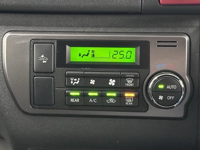 ハイエースバン スーパーＧＬ　ダークプライムＩＩ　スマキー　衝突被害軽減　Ｂモニター　ダブルエアコン　ナビ＆ＴＶ　ＥＴＣ車載器　マニュアルエアコン　１００Ｖ　ＬＥＤヘットライト　横滑り防止　キーフリー　パワステ　パワーウインドウ　フルセグテレビ（10枚目）