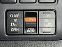 ハイブリッドＶ　エアバック　パワーウインドウ　ＡＷ　メモリナビ　サイドエアバッグ　パワステ　ナビＴＶ　Ｗエアバッグ　ＡＢＳ　オートエアコン　地デジテレビ（12枚目）