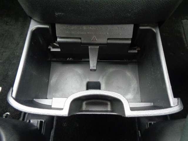 セレナ ２．０　ＸＶ　セーフティパックＡ　オートクルーズ　ＥＴＣ車載器　レーンキープ　ワンオーナー車　インテリキー　バックカメラ　記録簿　ドラレコ　パワーウインドウ　盗難防止システム　ナビＴＶ　エアコン　ＡＢＳ　エアバッグ　メモリーナビ（18枚目）