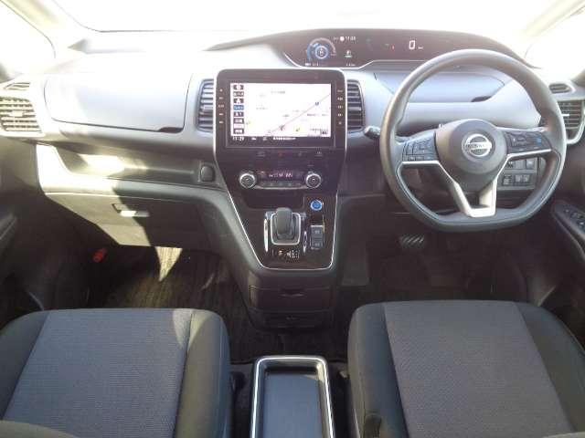 セレナ 1.2 e-POWER XV セーフティパックB バックビューモニター 全方位モニタ 両側パワースライドドア ワンオーナー車 ETC レーダークルーズコントロール スマートキー ドライブレコーダー アルミホイール 車線逸脱 盗難防止装置 キーレス(3枚目)