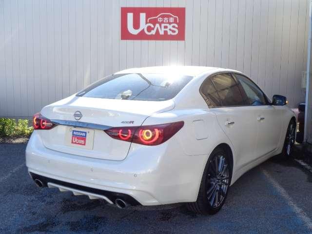 スカイライン ３．０　４００Ｒ　ＢＯＳＥサウンドシステム　本革シ－ト　ＬＥＤヘッド　キーレスエントリー　ワンオーナ　車線逸脱警報　スマ－トキ－　バックモニター　クルコン　メモリーナビ　ナビＴＶ　サイドカメラ　ＡＡＣ　アルミ　盗難防止装置　ＥＴＣ　エアバッグ（2枚目）