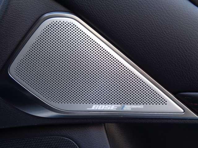 スカイライン ３．０　４００Ｒ　ＢＯＳＥサウンドシステム　本革シ－ト　ＬＥＤヘッド　キーレスエントリー　ワンオーナ　車線逸脱警報　スマ－トキ－　バックモニター　クルコン　メモリーナビ　ナビＴＶ　サイドカメラ　ＡＡＣ　アルミ　盗難防止装置　ＥＴＣ　エアバッグ（17枚目）