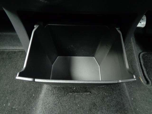 デイズ 660 ハイウェイスターGターボ 純正メモリーナビ・フルセグTV(MM223D-L) 禁煙 車線逸脱 インテリジェントアラウンドビューモニター LED ナビTV 記録簿 スマートキー エアバック キーフリー サイドカメラ バックカメラ パワーステアリング フルオートエアコン ワンセグ(9枚目)