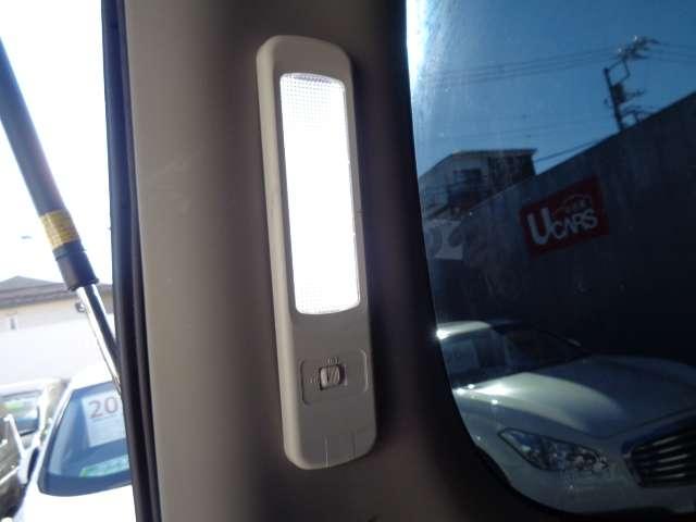 ＮＶ３５０キャラバンバン ２．５　プレミアムＧＸ　ロングボディ　ディーゼルターボ　純正メモリーナビ・フルセグＴＶ（ＭＭ３１９Ｄ－Ｗ）　助手席エアバック　インテリキー　運転席エアバック　ＬＥＤ　ＰＳ　ＰＷ　オートエアコン　バックモニター　点検記録簿　ＥＴＣ車載器　キーレス　ＡＢＳ　ドライブレコーダー　メモリーナビ　ワンセグ　ナビＴＶ（20枚目）