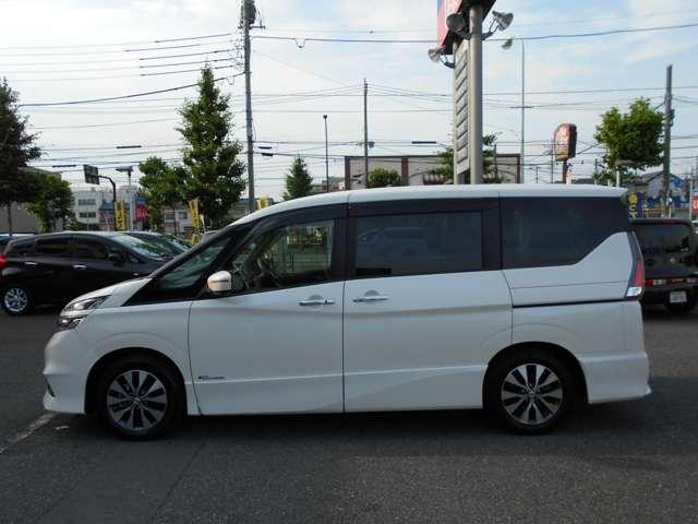 ハイウェイスター 2.0 ハイウェイスター 後席モニター エマージェンシーブレーキ 踏み間違い防止 アラウンドビュー ドライブレコーダー 両側オートスライド ETC アルミ サイド&カーテンエアバッグ ワンオーナー(18枚目)