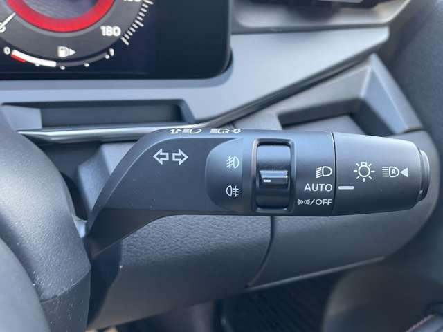 オーラ １．２　ＮＩＳＭＯ　プロパイロット　エマージェンシーブレーキ　カーテンエアバッグ　エマブレ　インテリキー　ＥＴＣ　車線逸脱警報　ワンセグ　キーフリーシステム　ダブルエアバック　定期点検記録簿　アルミホイール　運転席エアバッグ　メモリーナビ　ナビＴＶ　ＡＢＳ（11枚目）