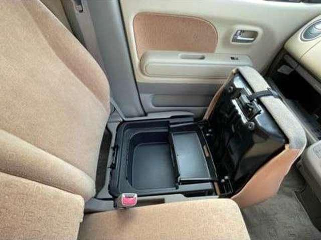 モコ ６６０　Ｅ　Ｗエアバック　オートエアコン　パワーウィ　ワイヤレスキー　スマ－トキ－　ＡＵＴＯエアコン　ＰＷ　ＰＳ　ＡＢＳ　運転席エアバッグ　記録簿　ワンオーナー（19枚目）
