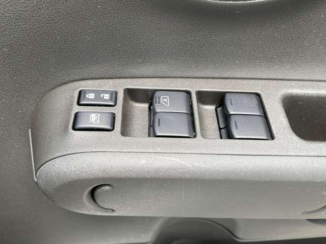 キューブ １．５　１５Ｘ　純正メモリーナビ　地デジ　バックモニター　盗難防止　キーフリーシステム　ＥＣＯモード　スマートキープッシュスタート　Ｂカメラ　ＡＣ　ダブルエアバック　１オーナー　ＥＴＣ　ＰＳ　運転席エアバック　整備記録簿　ＡＢＳ　ナビＴＶ　メモリーナビ（16枚目）