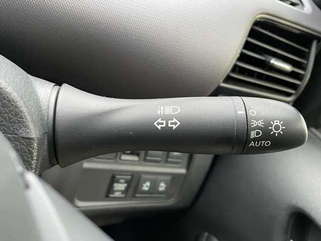 セレナ ２．０　Ｘ　Ｖセレクション　エマージェンシーブレーキ　踏み間違い防止　レーンキープ　オートクルーズ　インテリキー　ＥＴＣ　ワンオーナー　アイドリングストップ　盗難防止システム　Ｂカメラ　ナビＴＶ　点検記録簿　ＡＢＳ　助手席エアバック　ＡＡＣ　キーフリー　ＰＳ　ワンセグ（16枚目）