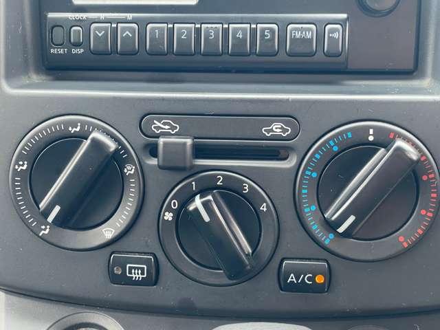 ＮＶ２００バネットバン １．６　ＤＸ　エアバック　エアコン　パワステ　点検記録簿　パワーステアリング　エアバック　マニュアルエアコン　ＡＢＳ　キーフリー　フロントパワーウインドウ　１オ－ナ－（6枚目）