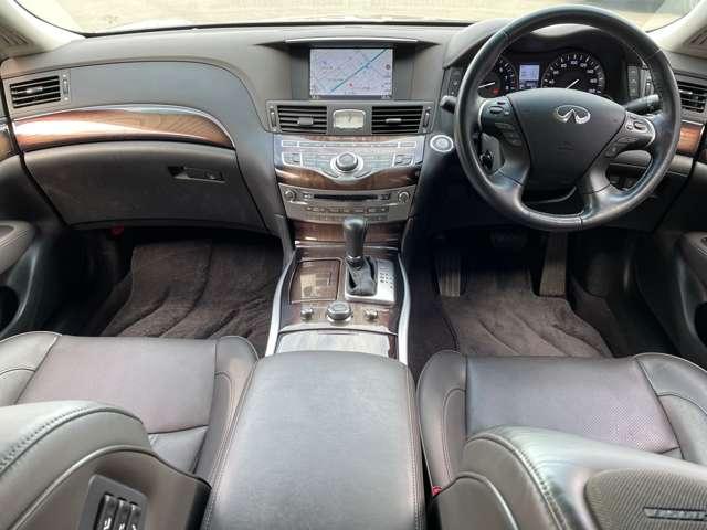 フーガ 3.7 370GT 本革シート エマージェンシーブレーキ バックガイドモニター スマートキープッシュスタート レザーシート サイドモニター LEDヘッドランプ LDW ETC クルコン 盗難防止 整備記録簿有 パワーウィンドウ HDDナビ アルミホイール(4枚目)