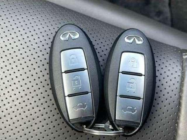 フーガ 3.7 370GT 本革シート エマージェンシーブレーキ バックガイドモニター スマートキープッシュスタート レザーシート サイドモニター LEDヘッドランプ LDW ETC クルコン 盗難防止 整備記録簿有 パワーウィンドウ HDDナビ アルミホイール(19枚目)