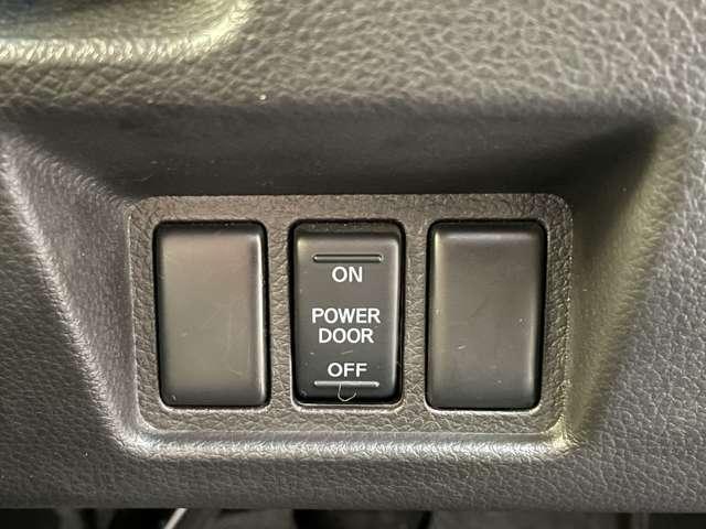 セレナ ２．０　２０Ｘ　Ｓ－ＨＹＢＲＩＤ　ＡＵＴＯエアコン　ｉ－ｓｔｏｐ　車線逸脱警報　リアカメラ　衝突被害軽減装置　取説＆記録簿　１オーナー　ＥＴＣ　スマートキー　キーレスエントリー　メモリーナビ　パワーウィンドウ　ＰＳ　運転席エアバッグ（9枚目）