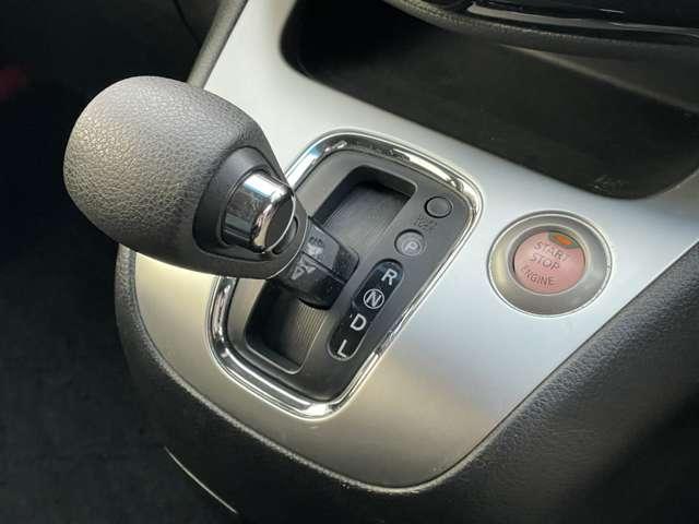 セレナ ２．０　２０Ｘ　Ｓ－ＨＹＢＲＩＤ　ＡＵＴＯエアコン　ｉ－ｓｔｏｐ　車線逸脱警報　リアカメラ　衝突被害軽減装置　取説＆記録簿　１オーナー　ＥＴＣ　スマートキー　キーレスエントリー　メモリーナビ　パワーウィンドウ　ＰＳ　運転席エアバッグ（12枚目）