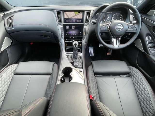 スカイライン 3.0 400R 黒本革シート エマージェンシーブレーキ 本革シ-ト LEDヘッド キーレスエントリー ワンオーナ 車線逸脱警報 スマ-トキ- バックモニター クルコン メモリーナビ ナビTV サイドカメラ AAC アルミ 盗難防止装置 ETC エアバッグ(4枚目)