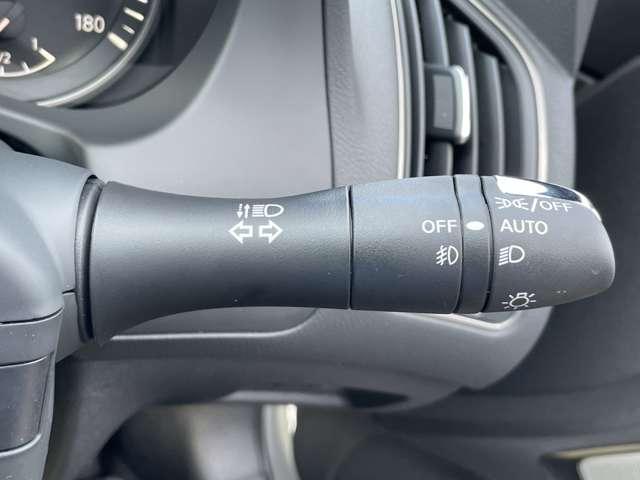 スカイライン 3.0 400R 黒本革シート エマージェンシーブレーキ 本革シ-ト LEDヘッド キーレスエントリー ワンオーナ 車線逸脱警報 スマ-トキ- バックモニター クルコン メモリーナビ ナビTV サイドカメラ AAC アルミ 盗難防止装置 ETC エアバッグ(16枚目)