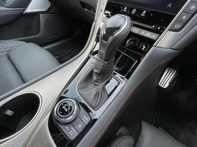 スカイライン 3.0 400R 黒本革シート エマージェンシーブレーキ 本革シ-ト LEDヘッド キーレスエントリー ワンオーナ 車線逸脱警報 スマ-トキ- バックモニター クルコン メモリーナビ ナビTV サイドカメラ AAC アルミ 盗難防止装置 ETC エアバッグ(19枚目)