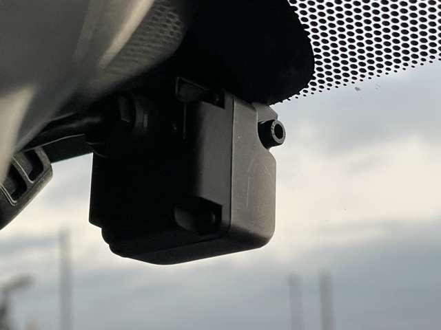 ノート e-パワーニスモ LEDランプ ワンオーナー車 Aストップ クルコン Bカメラ メモリーナビ付き レーンアシスト フルオートエアコン スマートキープッシュスタート Wエアバッグ アルミ キーフリー ドラレコ 記録簿(7枚目)