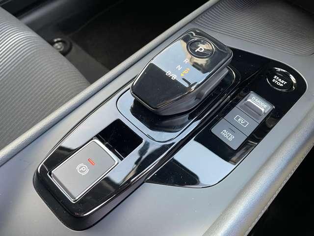 ノート 1.2 X エマージェンシーブレーキ 踏み間違い防止 リアカメラ 衝突被害軽減ブレ-キ 全方位カメラ ETC付 LEDヘッドライト レーンアシスト インテリジェントキー ワンオーナー ドラレコ アイドリングストップ 整備記録簿 ワンセグTV TVナビ(11枚目)