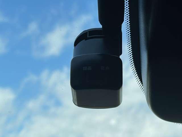 ノート 1.2 X エマージェンシーブレーキ 踏み間違い防止 リアカメラ 衝突被害軽減ブレ-キ 全方位カメラ ETC付 LEDヘッドライト レーンアシスト インテリジェントキー ワンオーナー ドラレコ アイドリングストップ 整備記録簿 盗難防止システム TVナビ(7枚目)