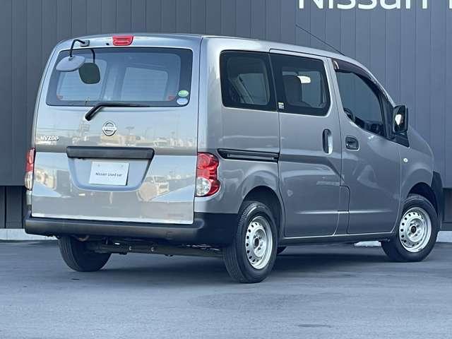 ＮＶ２００バネットバン １．６　ＤＸ　純正メモリーナビ　地デジ　バックモニター　バックカメラ付き　点検記録簿　メモリーナビ　パワーステアリング　エアバック　マニュアルエアコン　ナビＴＶ　ＡＢＳ　ワンセグ　キーフリー　フロントパワーウインドウ　１オ－ナ－　ＥＴＣ付き（2枚目）