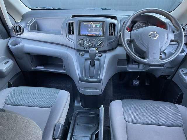 ＮＶ２００バネットバン １．６　ＤＸ　純正メモリーナビ　地デジ　バックモニター　バックカメラ付き　点検記録簿　メモリーナビ　パワーステアリング　エアバック　マニュアルエアコン　ナビＴＶ　ＡＢＳ　ワンセグ　キーフリー　フロントパワーウインドウ　１オ－ナ－　ＥＴＣ付き（4枚目）