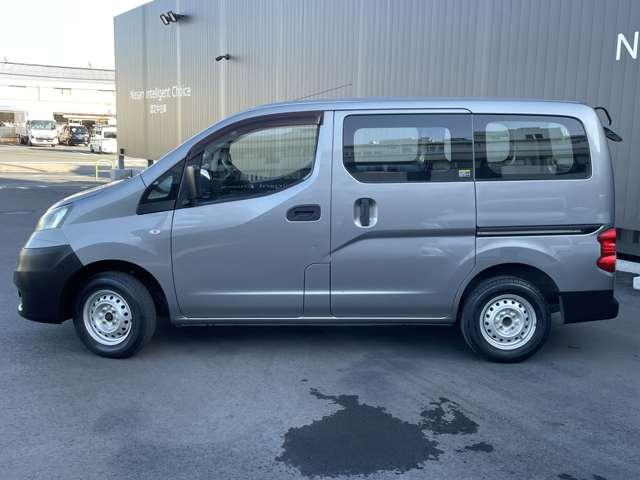 ＮＶ２００バネットバン １．６　ＤＸ　純正メモリーナビ　地デジ　バックモニター　バックカメラ付き　点検記録簿　メモリーナビ　パワーステアリング　エアバック　マニュアルエアコン　ナビＴＶ　ＡＢＳ　ワンセグ　キーフリー　フロントパワーウインドウ　１オ－ナ－　ＥＴＣ付き（14枚目）