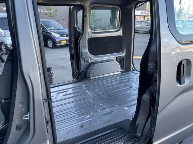 ＮＶ２００バネットバン １．６　ＤＸ　純正メモリーナビ　地デジ　バックモニター　バックカメラ付き　点検記録簿　メモリーナビ　パワーステアリング　エアバック　マニュアルエアコン　ナビＴＶ　ＡＢＳ　ワンセグ　キーフリー　フロントパワーウインドウ　１オ－ナ－　ＥＴＣ付き（19枚目）
