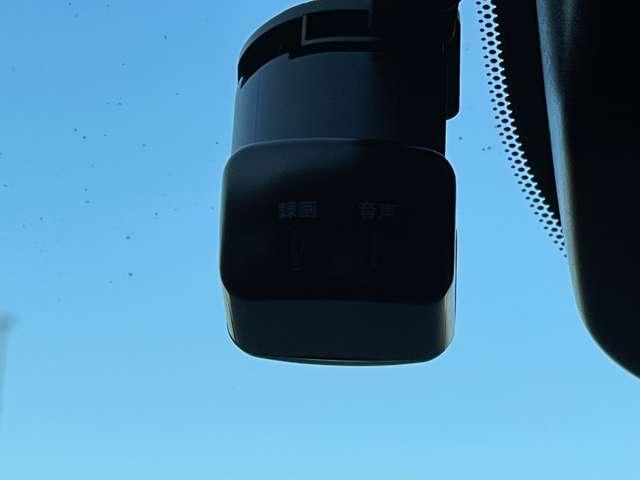 ノート 1.2 X エマージェンシーブレーキ 踏み間違い防止 リアカメラ 衝突被害軽減ブレ-キ 全方位カメラ ETC付 LEDヘッドライト レーンアシスト インテリジェントキー ワンオーナー ドラレコ 整備記録簿 ワンセグTV TVナビ サイドカーテンエアバック(9枚目)