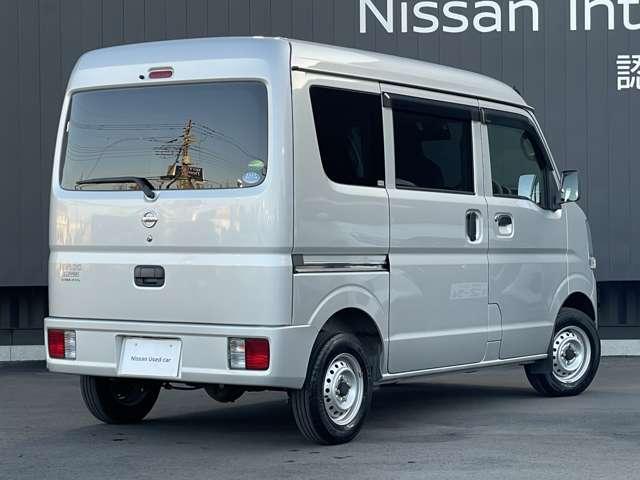 ＮＶ１００クリッパーバン ６６０　ＤＸ　ＧＬパッケージ　ハイルーフ　５ＡＧＳ車　エマージェンシーブレーキ　踏み間違い防止　前席パワーウィンドウ　マニュアルエアコン　衝突回避ブレーキ　ワンオーナ　運転席エアバッグ　キーレスエントリー　記録簿付き　パワーステアリング　盗難警報装置　Ｗエアバッグ（2枚目）
