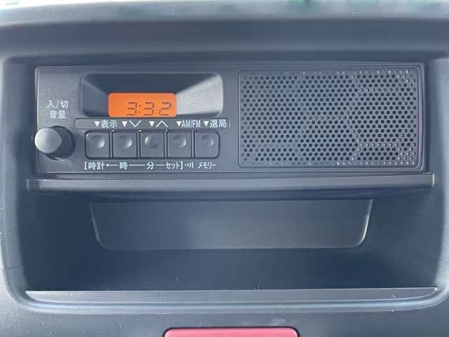 ＮＶ１００クリッパーバン ６６０　ＤＸ　ＧＬパッケージ　ハイルーフ　５ＡＧＳ車　エマージェンシーブレーキ　踏み間違い防止　前席パワーウィンドウ　マニュアルエアコン　衝突回避ブレーキ　ワンオーナ　運転席エアバッグ　キーレスエントリー　記録簿付き　パワーステアリング　盗難警報装置　Ｗエアバッグ（3枚目）