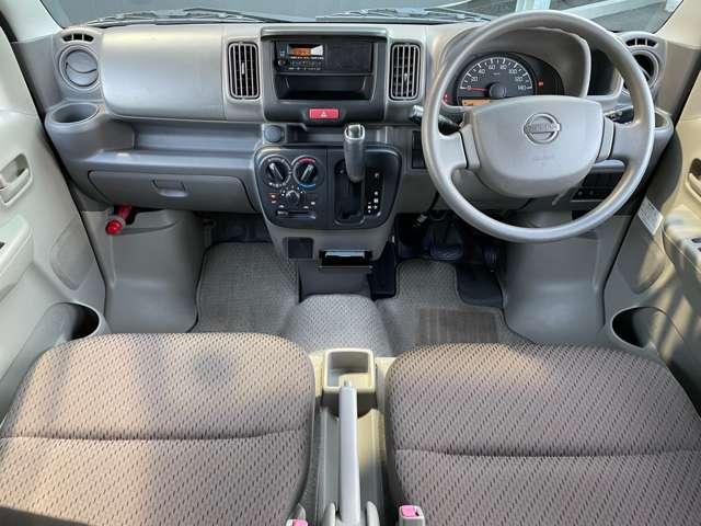 ＮＶ１００クリッパーバン ６６０　ＤＸ　ＧＬパッケージ　ハイルーフ　５ＡＧＳ車　エマージェンシーブレーキ　踏み間違い防止　前席パワーウィンドウ　マニュアルエアコン　衝突回避ブレーキ　ワンオーナ　運転席エアバッグ　キーレスエントリー　記録簿付き　パワーステアリング　盗難警報装置　Ｗエアバッグ（4枚目）