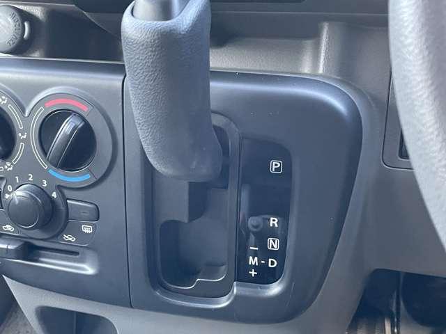 ＮＶ１００クリッパーバン ６６０　ＤＸ　ＧＬパッケージ　ハイルーフ　５ＡＧＳ車　エマージェンシーブレーキ　踏み間違い防止　前席パワーウィンドウ　マニュアルエアコン　衝突回避ブレーキ　ワンオーナ　運転席エアバッグ　キーレスエントリー　記録簿付き　パワーステアリング　盗難警報装置　Ｗエアバッグ（8枚目）