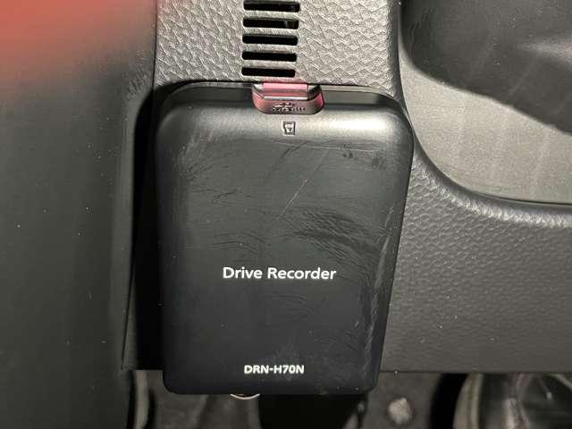 ルーミー 1.0 カスタム G 衝突被害軽減ブレーキ 踏み間違い防止 アイドリング 両側電動SD LEDヘット 車線逸脱 バックビューモニター 衝突回避ブレーキ TV スマートキー ワンセグTV クルーズコントロール 点検記録簿 ETC ドライブレコーダー 1オーナー(13枚目)