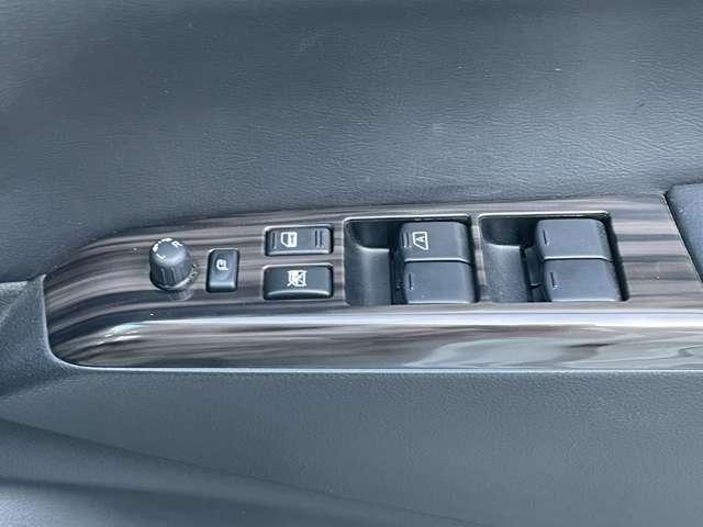 エルグランド 250ハイウェイスターS アルミホイル 点検記録簿 両側パワ-スライドドア ドライブレコーダ ワンオ-ナ-車 クルコン インテリキー Bカメラ サイドカーテンエアバック 盗難防止 メモリーナビ ETC エアコン ナビTV(18枚目)