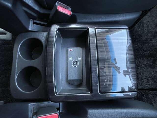 エルグランド 250ハイウェイスターS アルミホイル 点検記録簿 両側パワ-スライドドア ドライブレコーダ ワンオ-ナ-車 クルコン インテリキー Bカメラ サイドカーテンエアバック 盗難防止 メモリーナビ ETC エアコン ナビTV(20枚目)