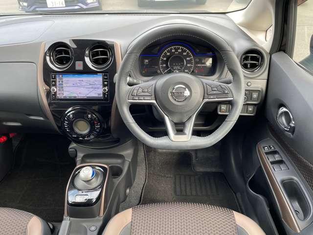ノート １．２　ｅ－ＰＯＷＥＲ　メダリスト　クルコン　衝突軽減ブレーキ　ワンオーナー　アルミホイール　オートエアコン　記録簿　パワーウインドウ　ＡＢＳ　運転席エアバッグ　パワーステアリング（4枚目）