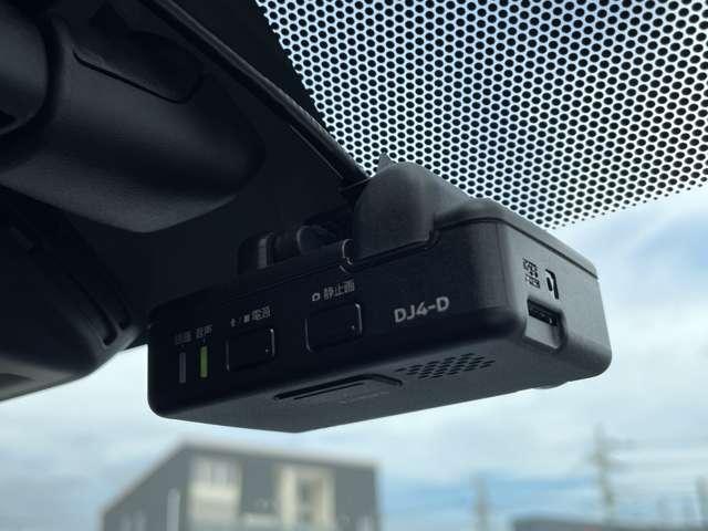 ノート １．２　ｅ－ＰＯＷＥＲ　メダリスト　クルコン　衝突軽減ブレーキ　ワンオーナー　アルミホイール　オートエアコン　記録簿　パワーウインドウ　ＡＢＳ　運転席エアバッグ　パワーステアリング（6枚目）