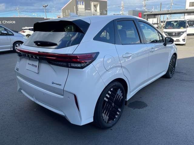 オーラ １．２　Ｇ　レザーエディション　試乗車　本革シート　ワンオーナ　本革　ＡＢＳ　パワーウィンドウ　パワステ　エアバッグ（2枚目）