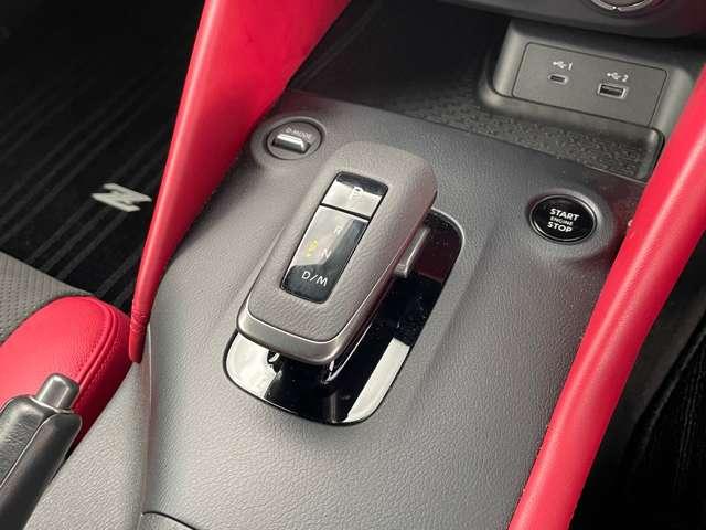 フェアレディZ 3.0バージョン ST 弊社下取りワンオーナー バックカメラ ワンオーナー クルーズコントロール バックカメラ 衝突軽減ブレーキ ETC2,0 ハーフレザーシート 19インチアルミホイール オートエアコン パワーステアリング パワーウィンドウ(8枚目)