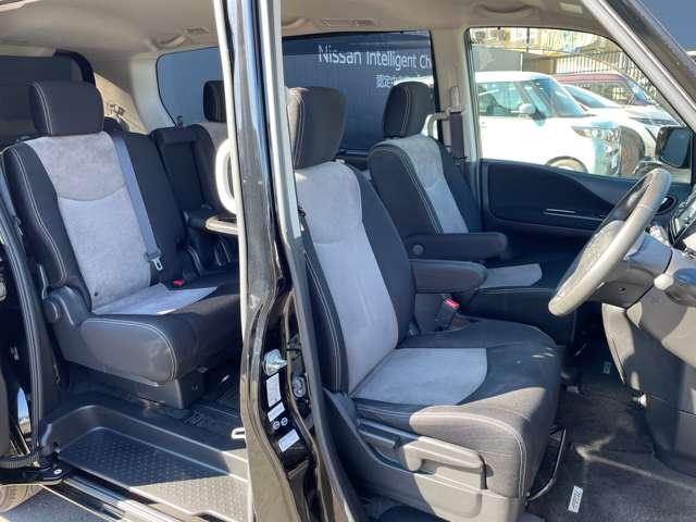 運転席は座り心地が良く快適にドライブをしていただけます。