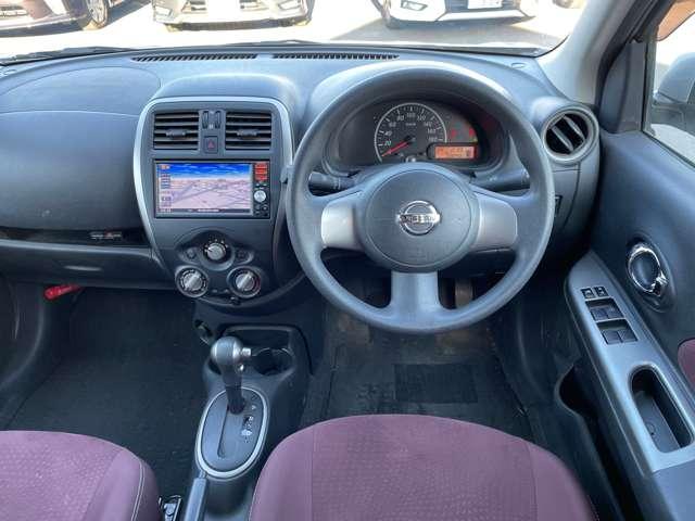 マーチ １．２　Ｓ　プラムインテリア　ワンオーナー　純正ナビ　１オーナー　エアコン　パワーステアリング　ＡＢＳ　エアバッグ　パワーウィンドウ（4枚目）