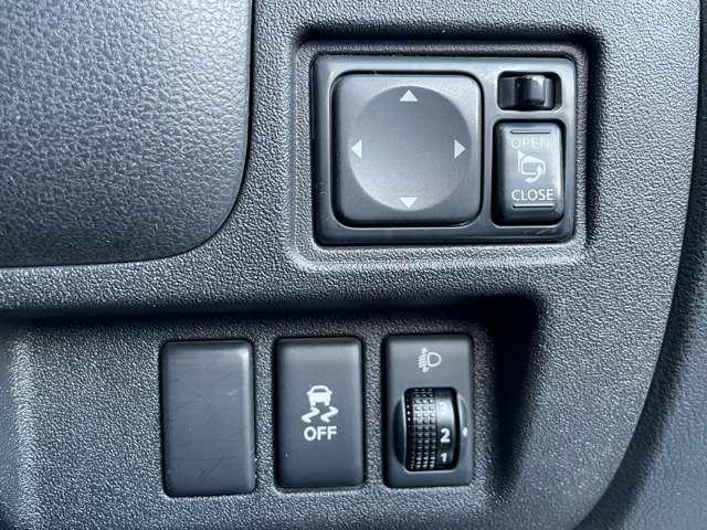 マーチ １．２　Ｓ　プラムインテリア　ワンオーナー　純正ナビ　１オーナー　エアコン　パワーステアリング　ＡＢＳ　エアバッグ　パワーウィンドウ（10枚目）