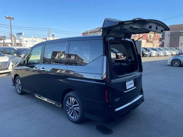 セレナ 2.0 ハイウェイスターV プロパイロット 後席モニター ワンオーナー車 プロパイロット 後席モニター SOSコール 前後ドライブレコーダー アラウンドビューモニター アルミホイール エアコン ABS パワーウィンドウ パワーステアリング(20枚目)