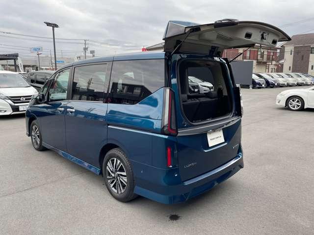 セレナ 1.4 e-POWER ルキシオン ワンオーナー 前後ドライブレコーダー インテリジェントエマージェンシーブレーキ アラウンドビュー LEDヘッドランプ ドライブレコーダー LDP ワンオーナー バックモニター パーキングアシスト ETC アルミホイール オートエアコン(20枚目)