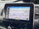 日産純正のカーナビが付いておりますので知らない所でもサポートしますので安心ですね。色々な機能でドライブも快適ですね。