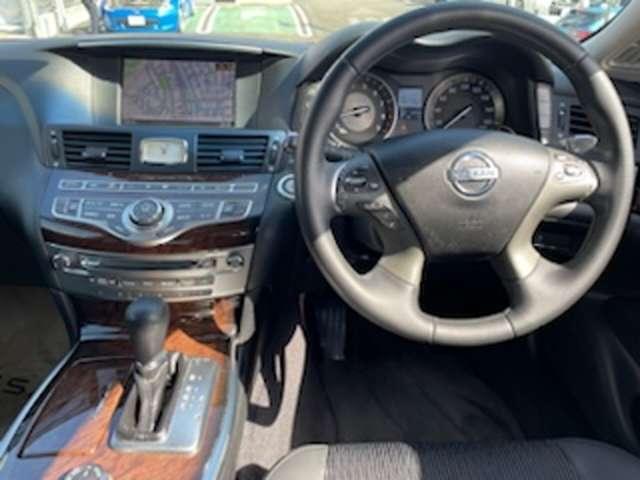 フーガ ２．５　２５０ＧＴ　Ａパッケージ　サイド・バックモニター　Ｂカメラ　ナビ　クルーズコントロール　アルミホイール　ＥＴＣ　オートエアコン　運転席エアバッグ　パワーステアリング　ＡＢＳ　ＨＤＤナビ　カーテンエアバック　助手席エアバッグ　パワーウィンドウ　Ｓカメラ（16枚目）